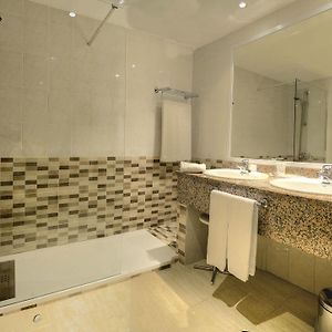 Habitación con 2 Camas Individuales